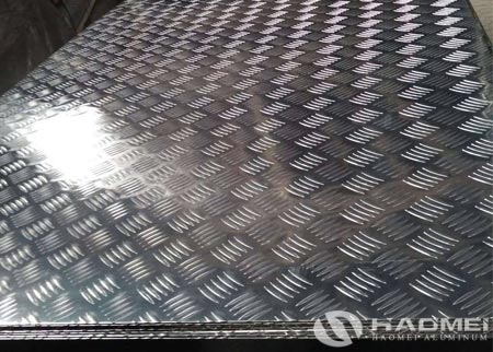 chapa de aluminio lagrimada